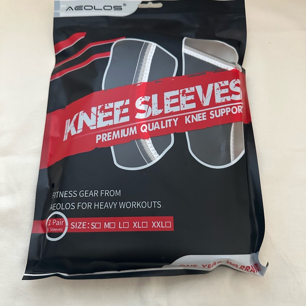 Aeolos knee sleeves